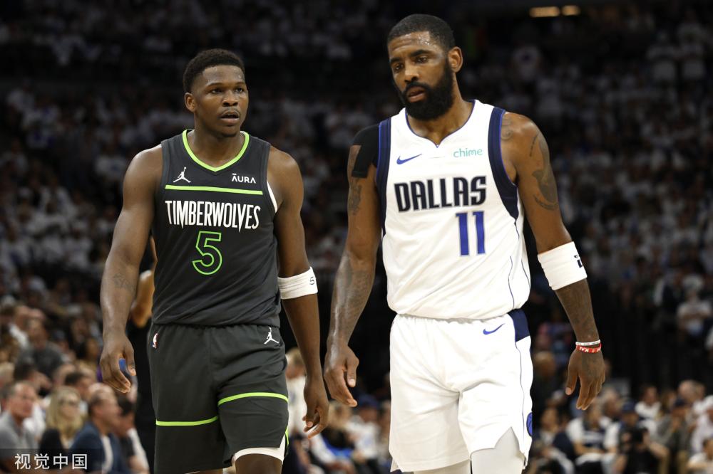 同时将目光 同时将目光