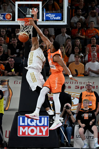 尤其是在2 尤其是在2